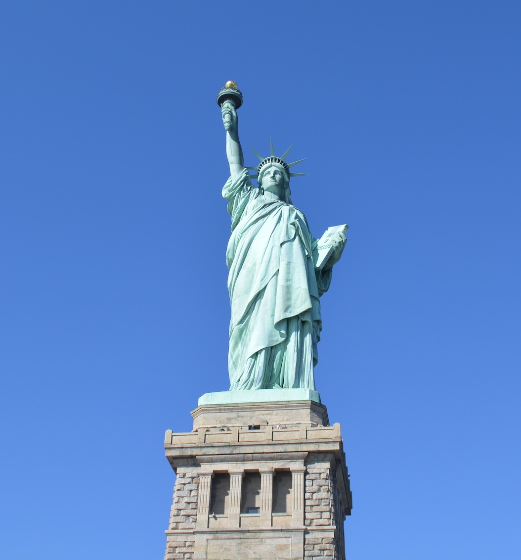 トーチ付きの像 自由の女神 ニューヨーク市 ニューヨーク アメリカポスター 【57%OFF!】